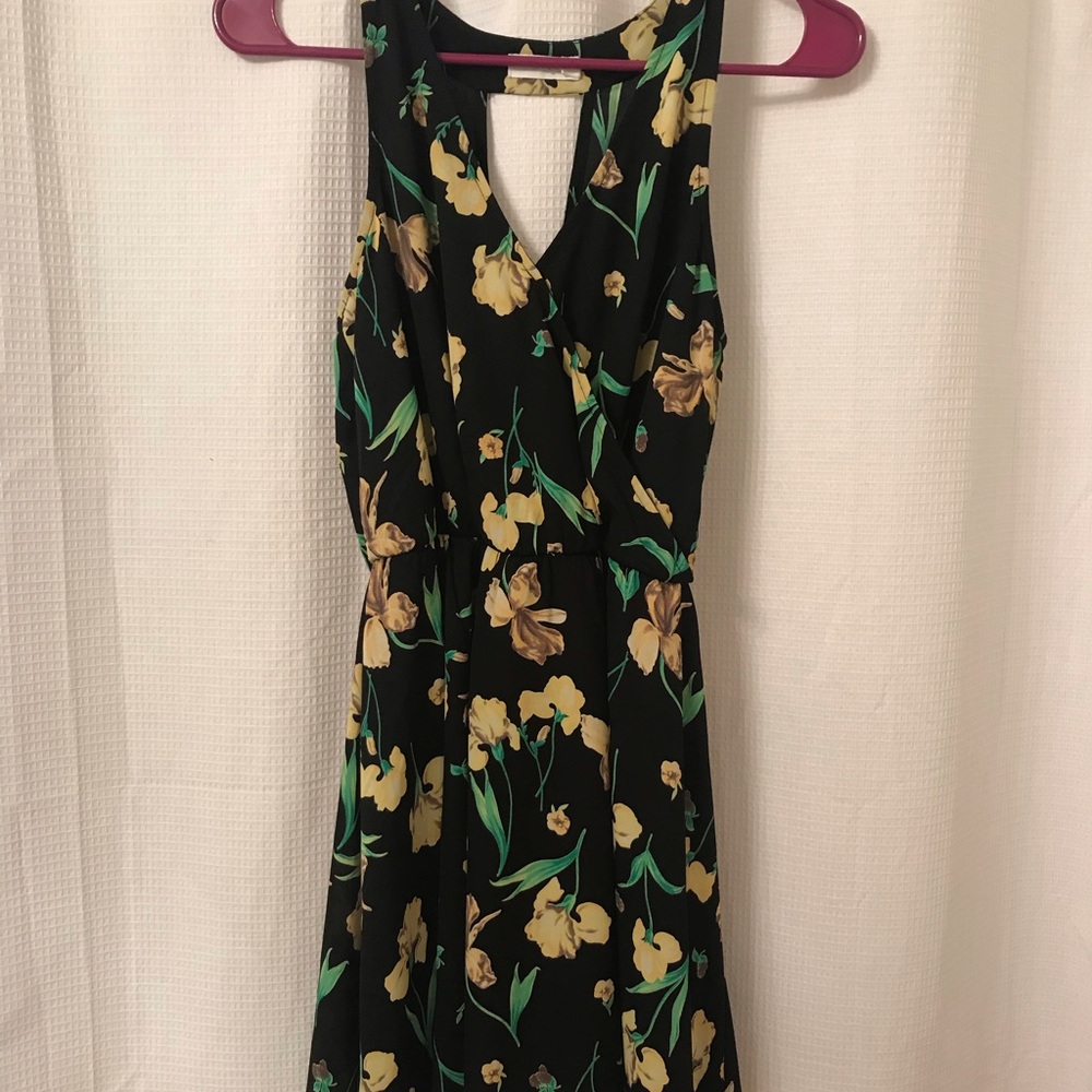 Lush Small Spring Dress - Picture 2 of 7